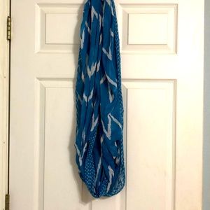 Infinity scarf